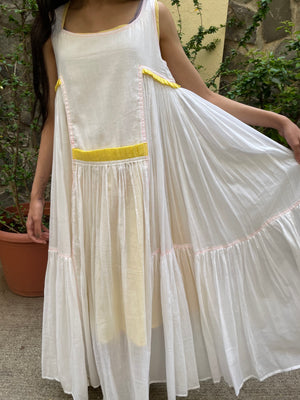 Open image in slideshow, FLOAT DRESS
